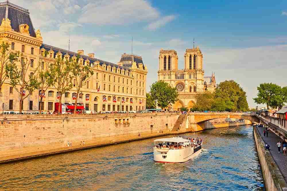 Notre Dame Cruise Seine in Paris in France