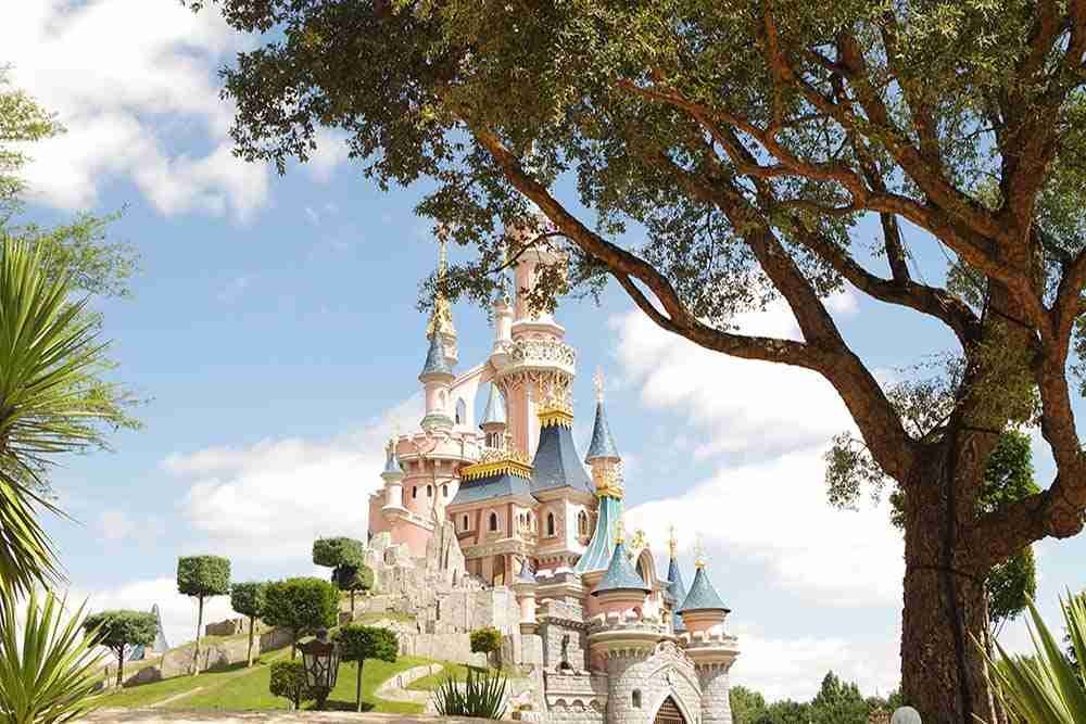 disneyland disney world in la marne in paris
