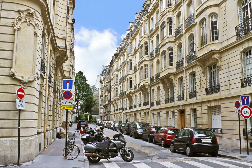 5 central Underground Parkings in important neighborhoods of Paris