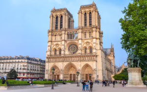 Notre-Dame Cathedral Access & Optional Île de la Cité Guided Tour OTA