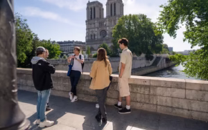 Notre-Dame Cathedral Access & Optional Île de la Cité Guided Tour OTA2